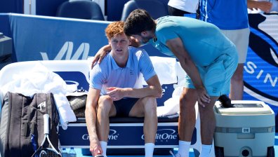 Алкарас грабна титлата в Синсинати след отказване на Синер