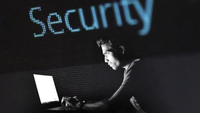 Експерт: Изкуственият интелект направи фишинг атаките по-лесни и по-добри