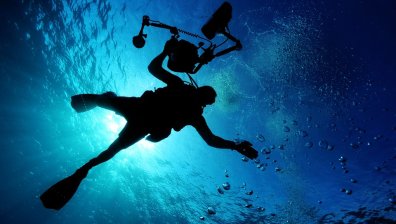 Водолази почистиха морското дъно до о. "Св. Анастасия" край Бургас