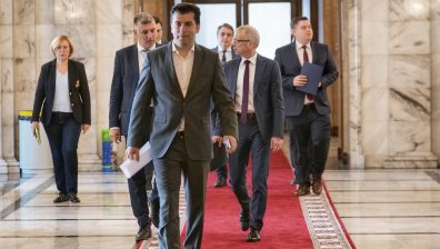 Кирил Петков, Клисурски, Моллов, районните кметове... Разпада ли се "Продължаваме промяната"?