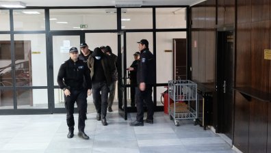 Официално: Задържаните за подкуп полицаи от Благоевград остават в ареста