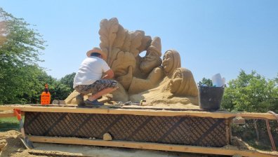 Пясъчни фигури в Бургас ни пренасят в света на приказките