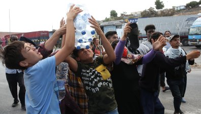 Едва 6% от всички мигранти от Мория са получили подслон