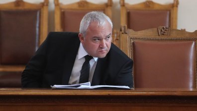 Демерджиев не е разпореждал обиски в тоалетните: Операциите ще продължат, не за сметка на правата на клиентите