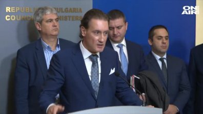 Бизнесът: Вдигаме заплатите с 8 до 16%, но протестите да спрат