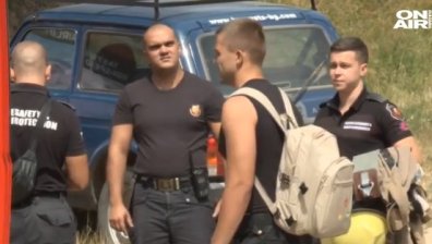 Около 200 души гасят пожара в Рила, човешка намеса е вероятната причина за пламъците