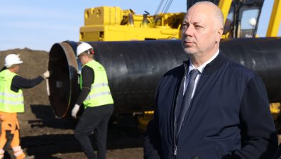 Желязков: Важната задача е да осигурим навременна доставка на нефт