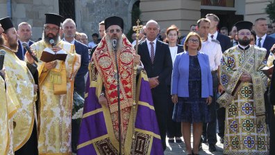 Камбанен звън огласи Пловдив - градът чества двоен празник (ВИДЕО)