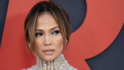 Фенове реагираха остро на алкохолния бранд на Джей Ло, самата тя не пиела