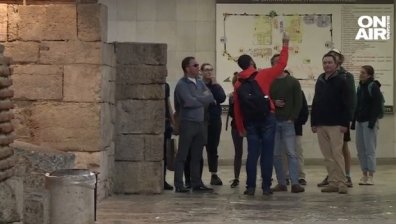 Чужденци се жалват от информационните центрове в София, служители не знаят добре английски