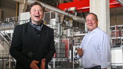 Мъск спечели $32,6 млрд. за ден и категорично е най-богатият човек в света