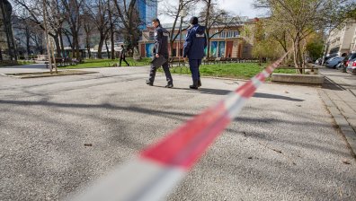 Отварят парковете в София, но при определени условия
