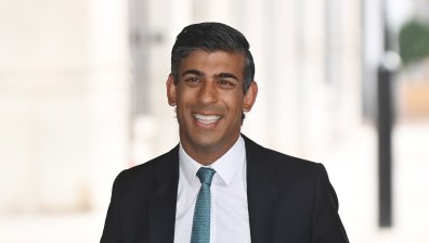 Риши Сунак е с една крачка по-близо до премиерския стол на Великобритания