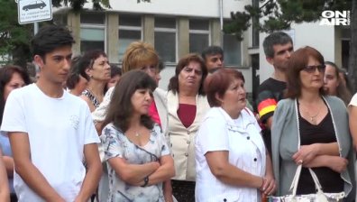 Граждани и медици излязоха на пореден протест за болницата във Враца