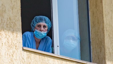 Не става само с пари за заплати, пенсии и здраве - необходими са реформи