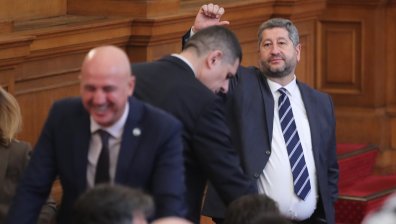 Депутатите отхвърлиха ветото на Радев върху промените в Изборния кодекс