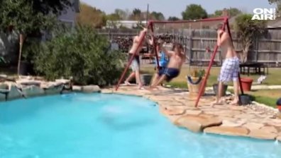 Люлката на смеха