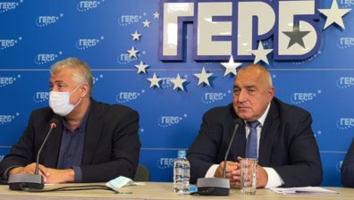 Борисов: Ако ГЕРБ управляваше, вече щеше да има 70% ваксинирани