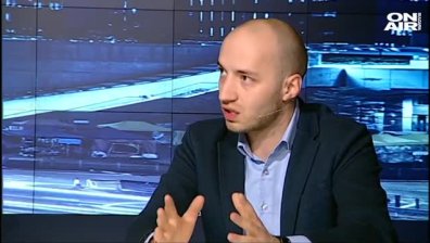 Политолог: Консистентно поведение на Радев вече 2 години