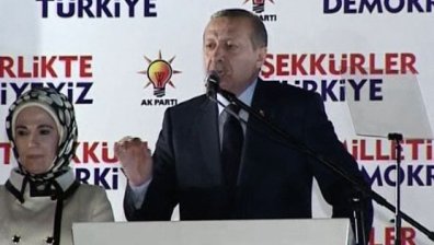 Турция: Франция се държи безотговорно