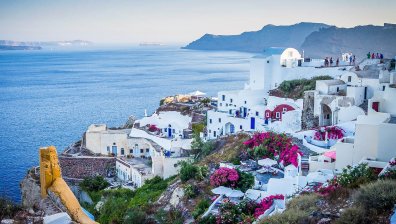 На Санторини ще таксуват туристите от круизните кораби