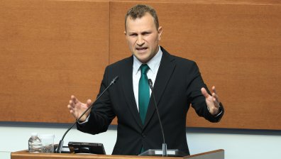 Обиди и сблъсъци в парламента заради Бюджет 2026, нарекоха Радев "лъжец"