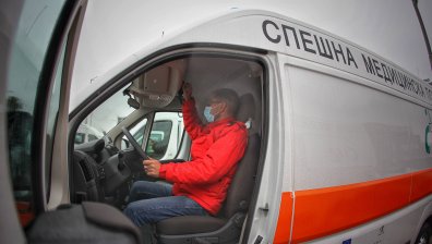 Баща от Петрич намушка сина си с нож в гърдите, арестуваха го 