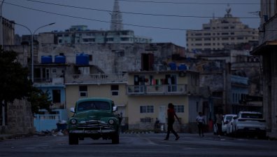 Куба отново потъна в мрак: Милиони останаха без ток, вода и гориво