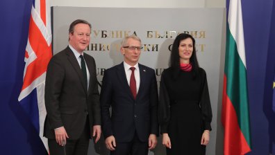 Дейвид Камерън се срещна с Денков и Габриел