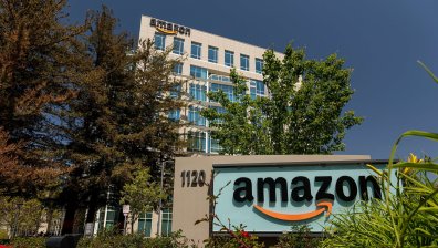 Великобритания разследва дали Amazon и Google се справят с фалшивите отзиви