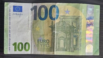Шумът на еврото: "Пипни! Погледни! Наклони" - правилото срещу фалшиви пари