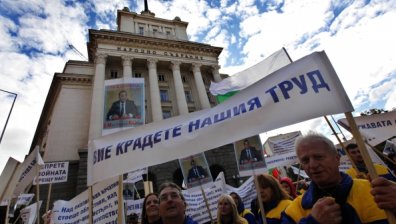 Премиерът обеща работна среща за "Емко"