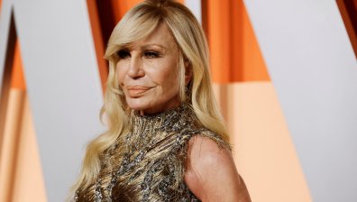 След 30 години на поста: Донатела Версаче напуска Versace