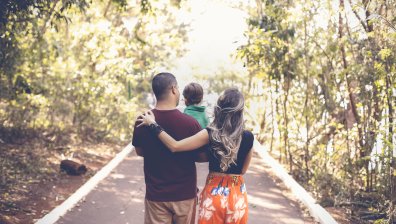 НСИ: Намаляват семействата с две и повече деца, расте броят на самотните родители