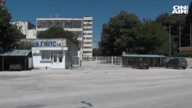 Гипсова облицовка премаза работник в мина в Кошава
