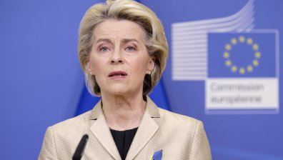 Фон дер Лайен: Нови санкции удрят Сбербанк, основен канал за плащане на руския петрол и газ
