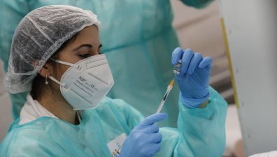 ЕК купува още ваксини на Pfizer, предвидени са и такива срещу Омикрон