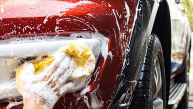 Експерти предупреждават: Честото миене на автомобилите е вредно