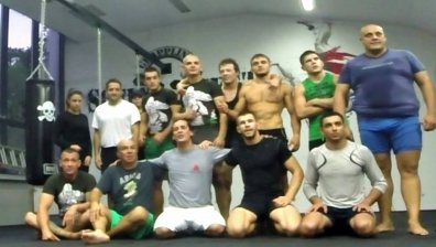 Треньор на Шарапова и Меси обучава български бойци