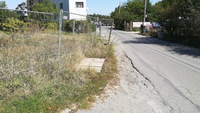 Helpbook: Липса на тротоари, мръсни улици, без пешеходни пътеки
