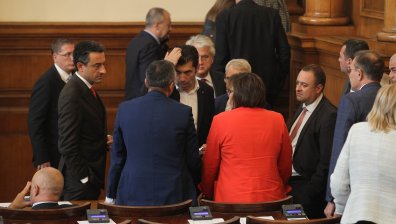 Задънена улица: От ГЕРБ поискаха извинение от гражданите заради резила