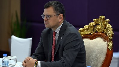 Кулеба: Украйна е пленник на Орбан в битката за замразените европейски фондове