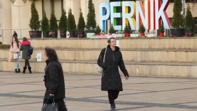 Перничани пак останаха на студено и без топла вода