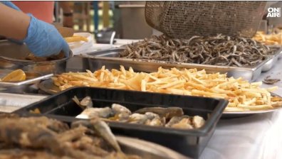 Тонове бира с цаца и музика на фестивала на дребната риба в Кранево