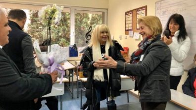 Лили Иванова гласува и благодари за уважението