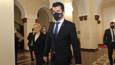 Премиерът Петков на официална визита в Сърбия по покана на Бърнабич