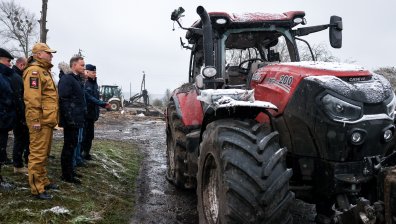 Анджей Дуда посети мястото на инцидента с падналата ракета в Полша