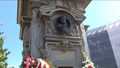 Отборът на Левски почете паметта на Апостола
