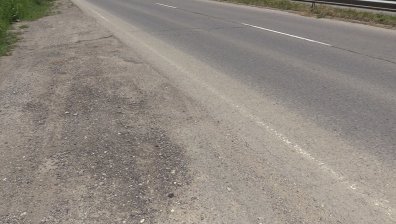 Сигнал: По много български пътища маркировката не се вижда или липсва