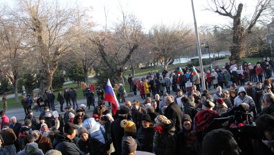 Руски знамена се веят в Пловдив заради Альоша, Вигенин: Този паметник не е на Путин